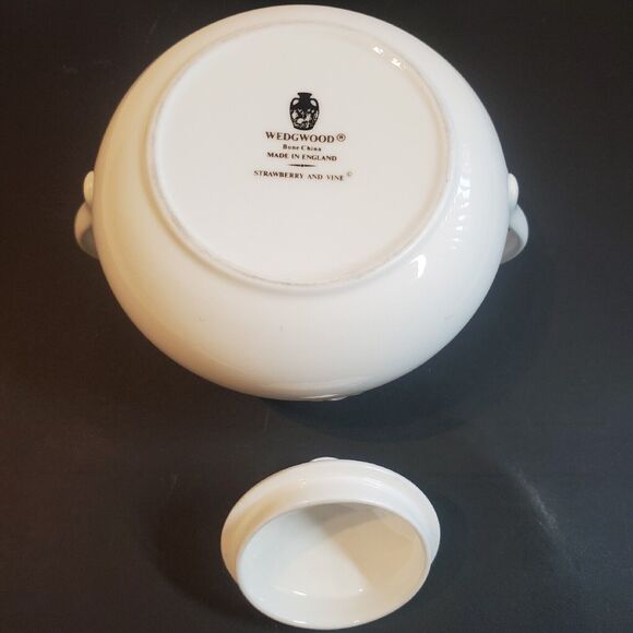 Wedgewood bone china made in England strawberry and vine - Picture 12 of 12